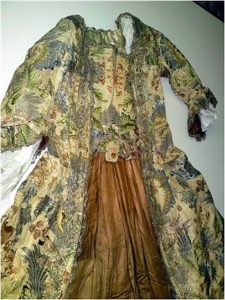 Restauro della “robe à la francaise”